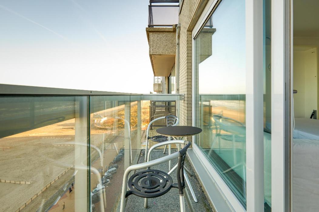 בלנקנברג Beautiful Top Floor Seaview Studio Apartment B'Berge-Bruges מראה חיצוני תמונה